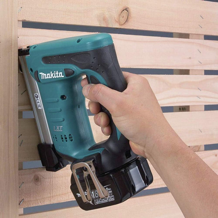 Makita XTS01Z 18V LXT Lithium-Ion Cordless 3/8" Crown Stapler (Bare Tool)