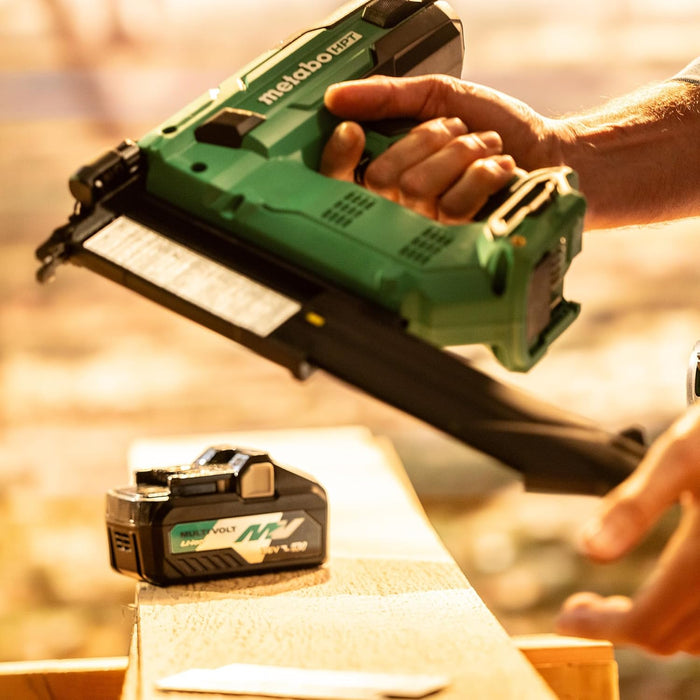 Metabo HPT 18V MultiVolt 18-Ga Compact Cordless Brad Nailer Kit, Includes 1-18V 2.0 Ah Battery, NT1850DG