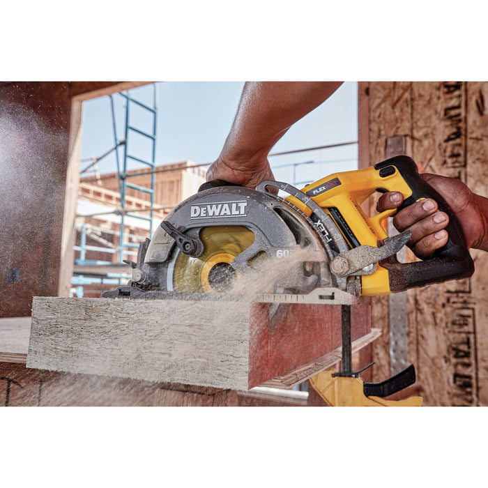 DEWALT (DCS577B) 60V MAX FlexVolt 7-1/4 In. Cordless Worm Drive Style Saw (Bare Tool)