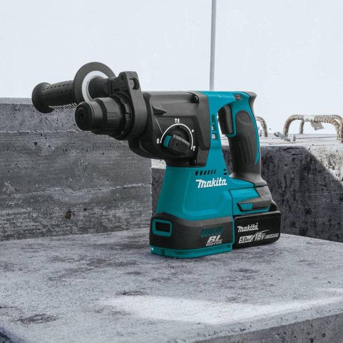 Makita XRH01T 18V LXT Brushless 1" SDS-PLUS Rotary Hammer Kit, var. spd., rev., case (5.0Ah) & FREE Makita T-90037