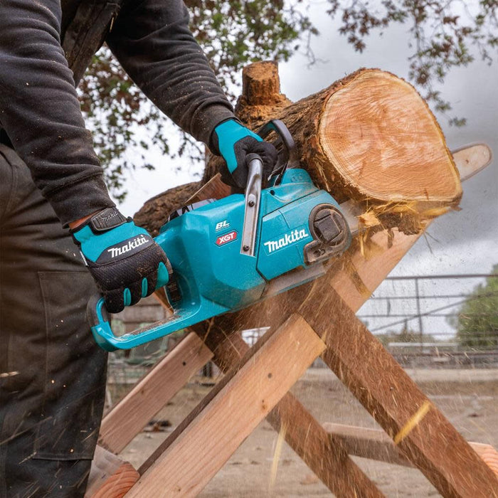 Makita GCU05M1 40V MAX XGT 16 In. 4.0Ah Chainsaw Kit & FREE Makita GBU01Z