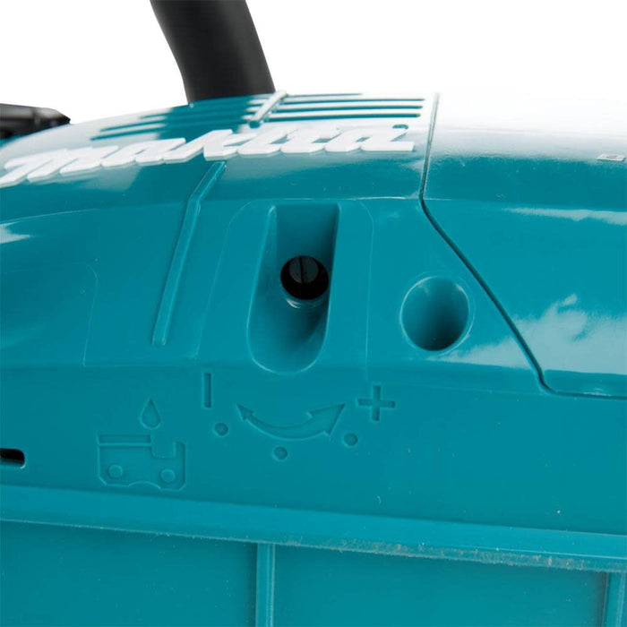 Makita GCU06T1 40V MAX XGT 18 In. 5.0Ah Chainsaw Kit & FREE Makita GBU01Z