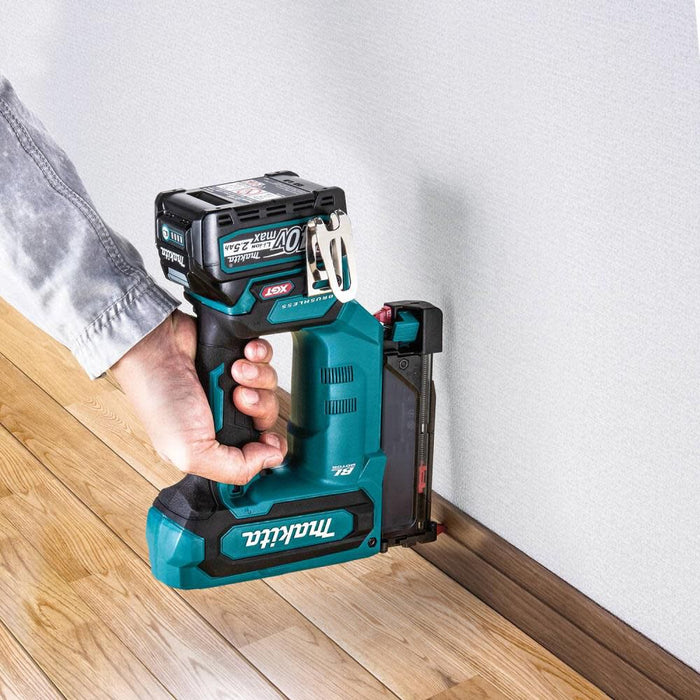 Makita (GTP01D1) 40V Max XGT️ 23-Gauge Pin Nailer Kit Brushless Cordless