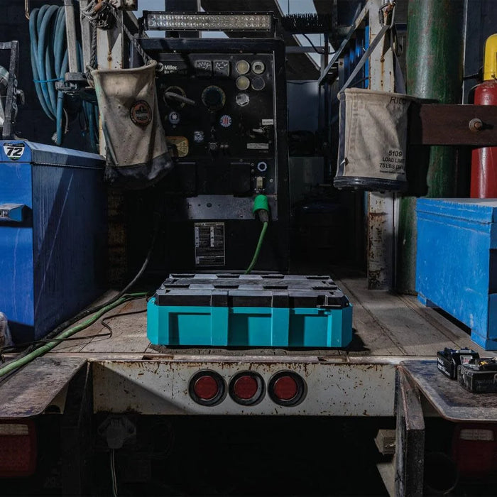 Makita (T-90037) MAKTRAK Medium Toolbox