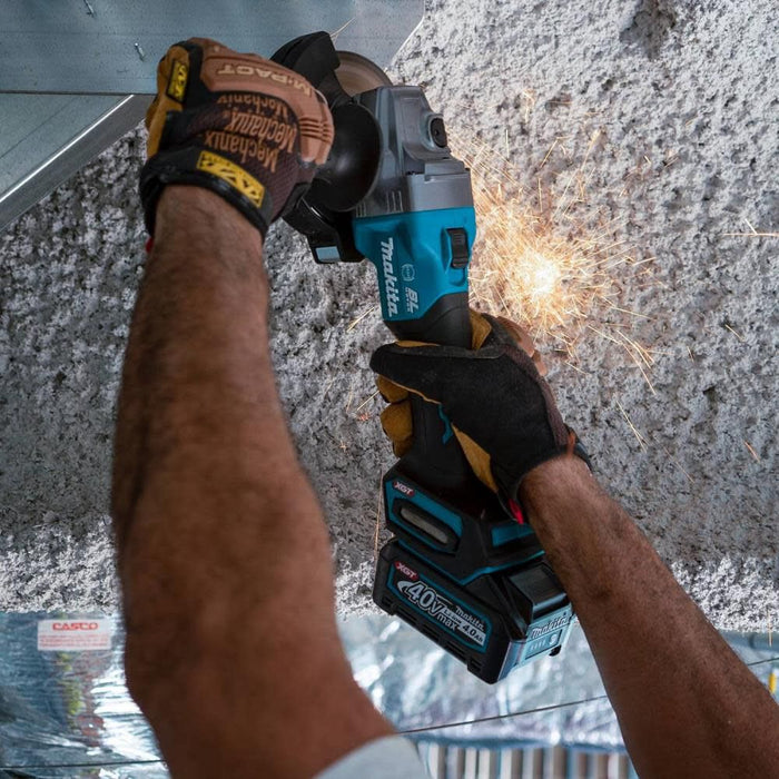 MAKITA (GAG01M1) 40V Max XGT Brushless Cordless 4‑1/2” / 5" Angle Grinder Kit, with Electric Brake (4.0Ah)