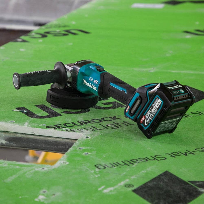 MAKITA (GAG01M1) 40V Max XGT Brushless Cordless 4‑1/2” / 5" Angle Grinder Kit, with Electric Brake (4.0Ah)