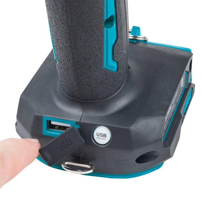 Makita (ML002G) 40V Max XGT️ Cordless L.E.D. Lantern/Flashlight (Bare Tool)