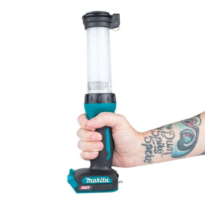 Makita (ML002G) 40V Max XGT️ Cordless L.E.D. Lantern/Flashlight (Bare Tool)