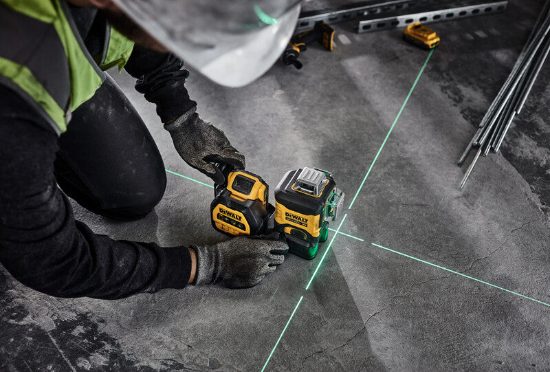 DeWALT (DCLE34030G) 20V 3x360 Green Laser with Battery and Charger