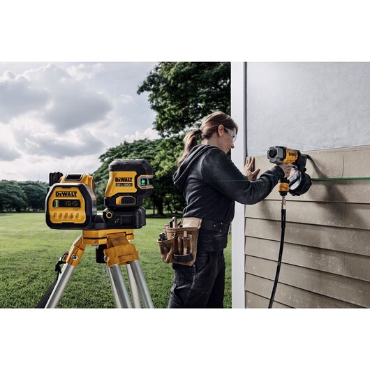 DeWALT 20V (DCLE34520G) Crossline 5-Spot Combo Kit