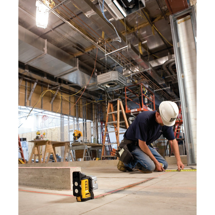 DeWALT (DW089K) Self Leveling 3-Beam Line Laser (Green)