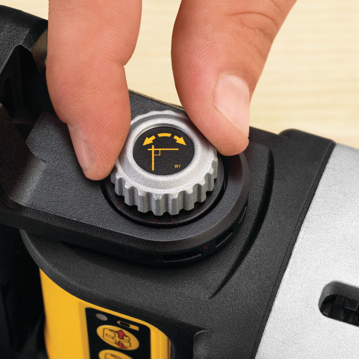DeWALT (DW089K) Self Leveling 3-Beam Line Laser (Green)