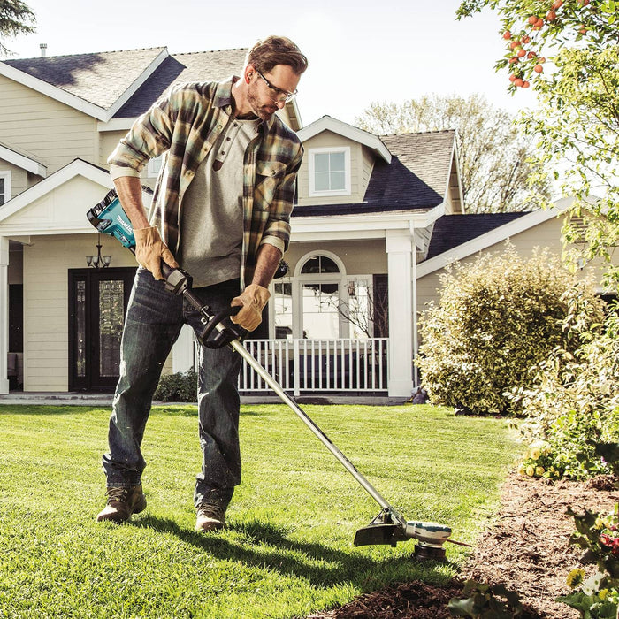 Makita (XRU15PT) 18V LXT Brushless String Trimmer Kit